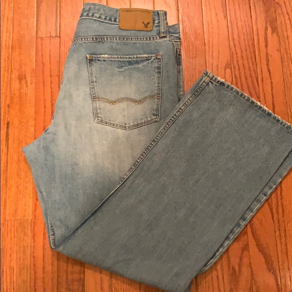 Never Worn! American Eagle light wash jeans